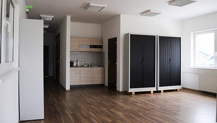 Průmyslová hala s administrativou